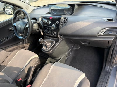 Lancia Ypsilon 1.2 69 CV 5 porte GPL Ecochic Gold (6)
