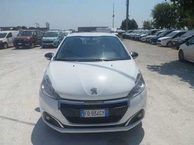 Peugeot 208 75 5 porte Van (2)