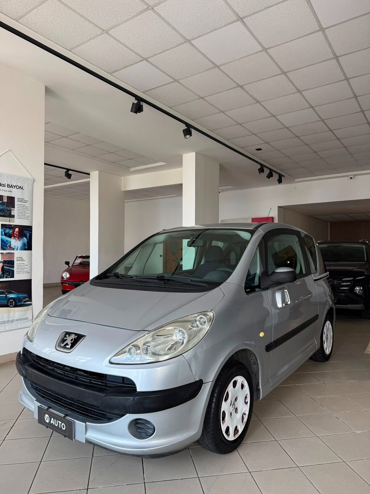 Peugeot 1007 1.4 Happy (2)