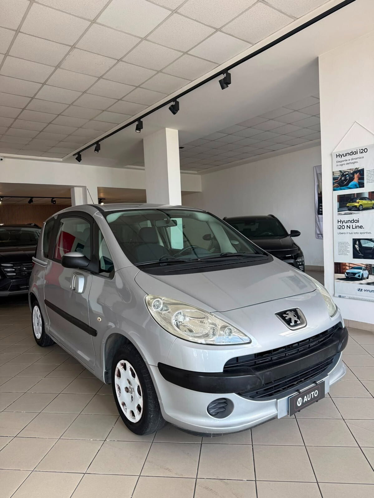 Peugeot 1007 1.4 Happy (3)