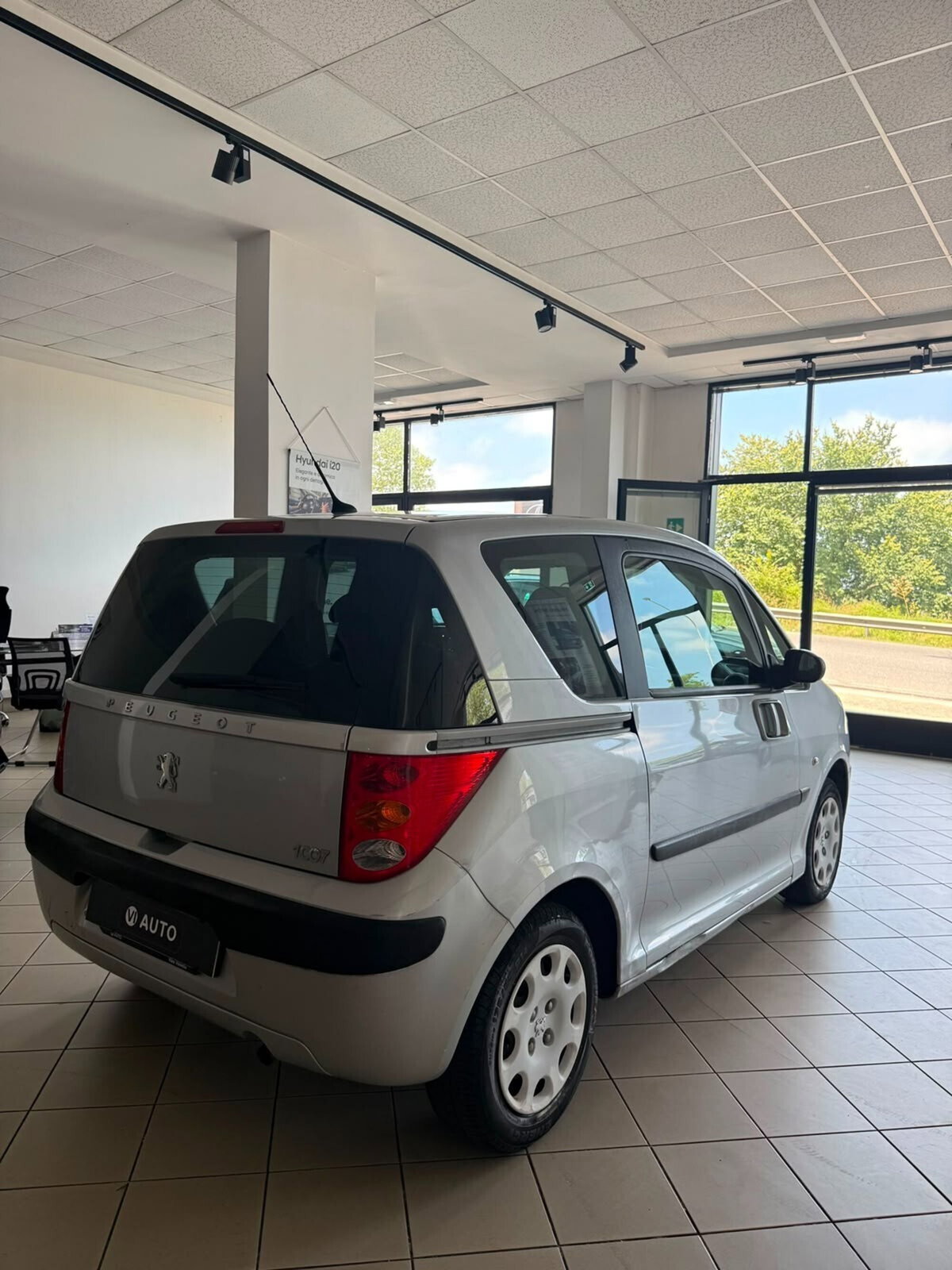 Peugeot 1007 1.4 Happy (6)