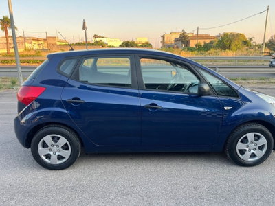 Kia Venga 1.4 CVVT EX ISG (4)