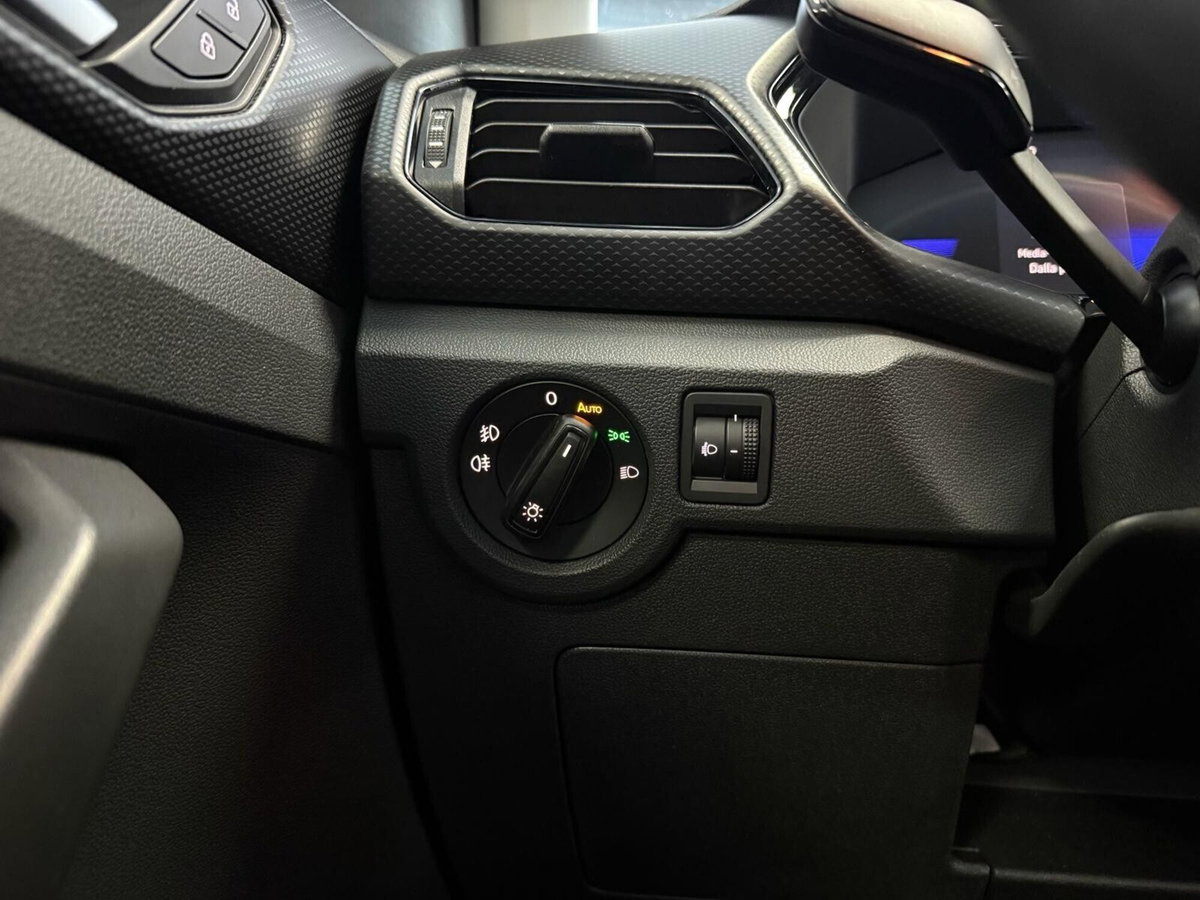 Volkswagen T-Cross 1.0 TSI Style BMT (14)