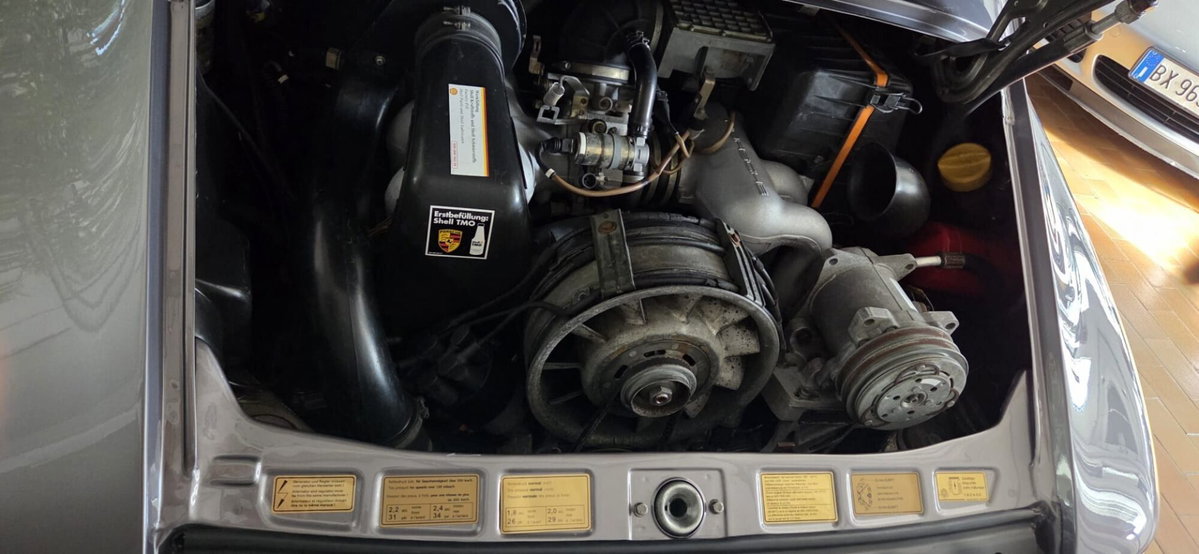 Porsche 911 Coupé Carrera 3.2 (8)