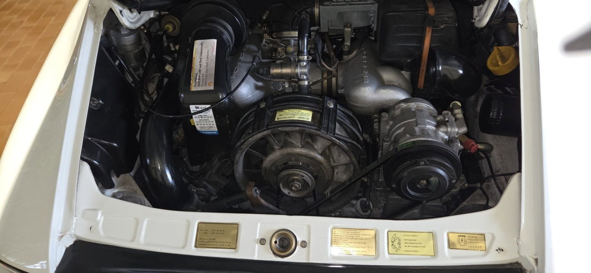 Porsche 911 Cabrio Carrera 3.2 (7)