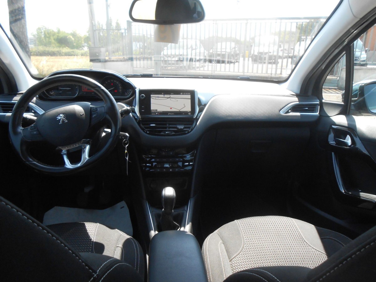 Peugeot 208 82 5 porte Allure (10)