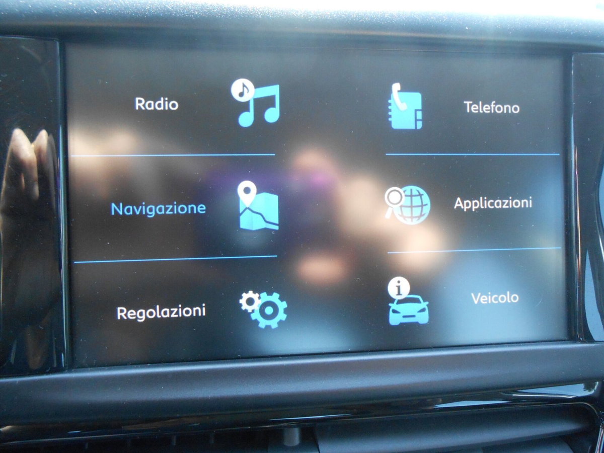Peugeot 208 82 5 porte Allure (12)