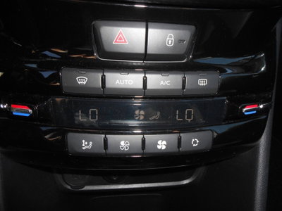 Peugeot 208 82 5 porte Allure (13)