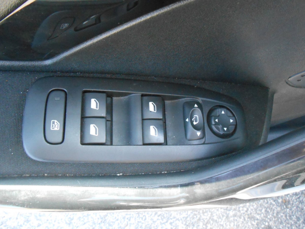 Peugeot 208 82 5 porte Allure (16)