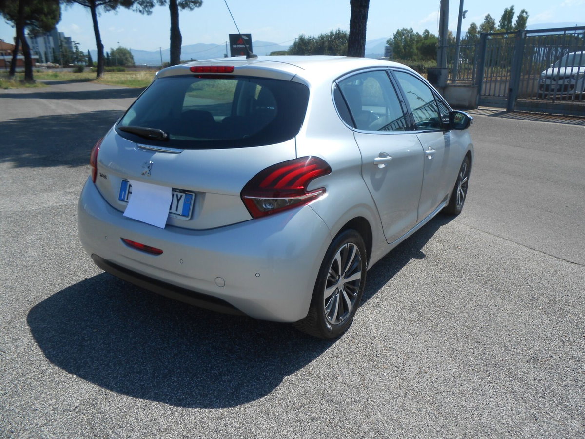 Peugeot 208 82 5 porte Allure (3)