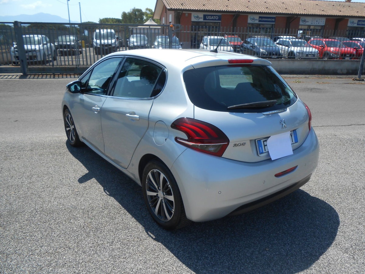 Peugeot 208 82 5 porte Allure (4)