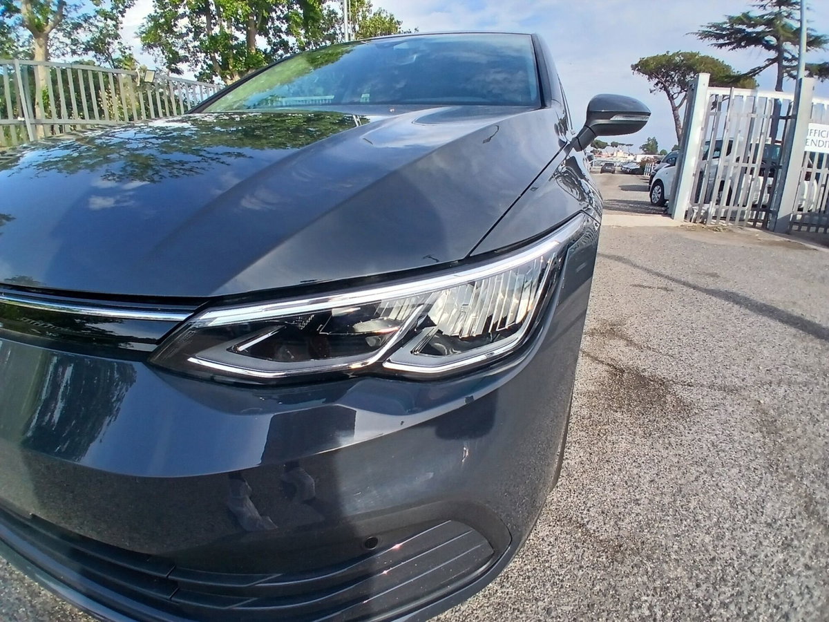 Volkswagen Golf 2.0 TDI DSG SCR Life (9)