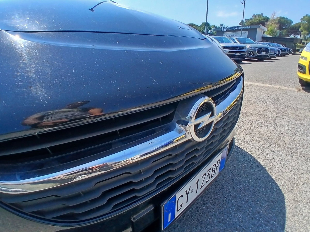 Opel Corsa 1.4 90CV 5 porte Black Edition (10)