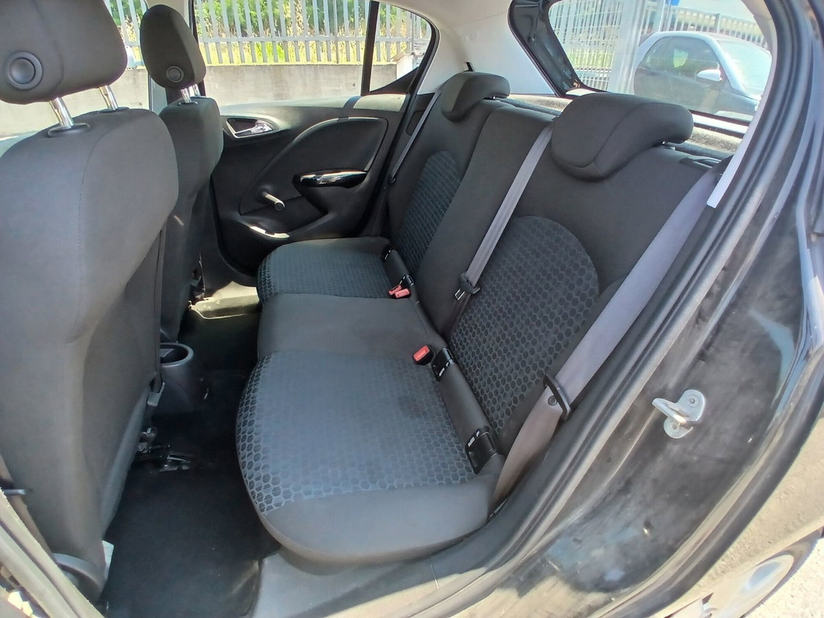 Opel Corsa 1.4 90CV 5 porte Black Edition (16)