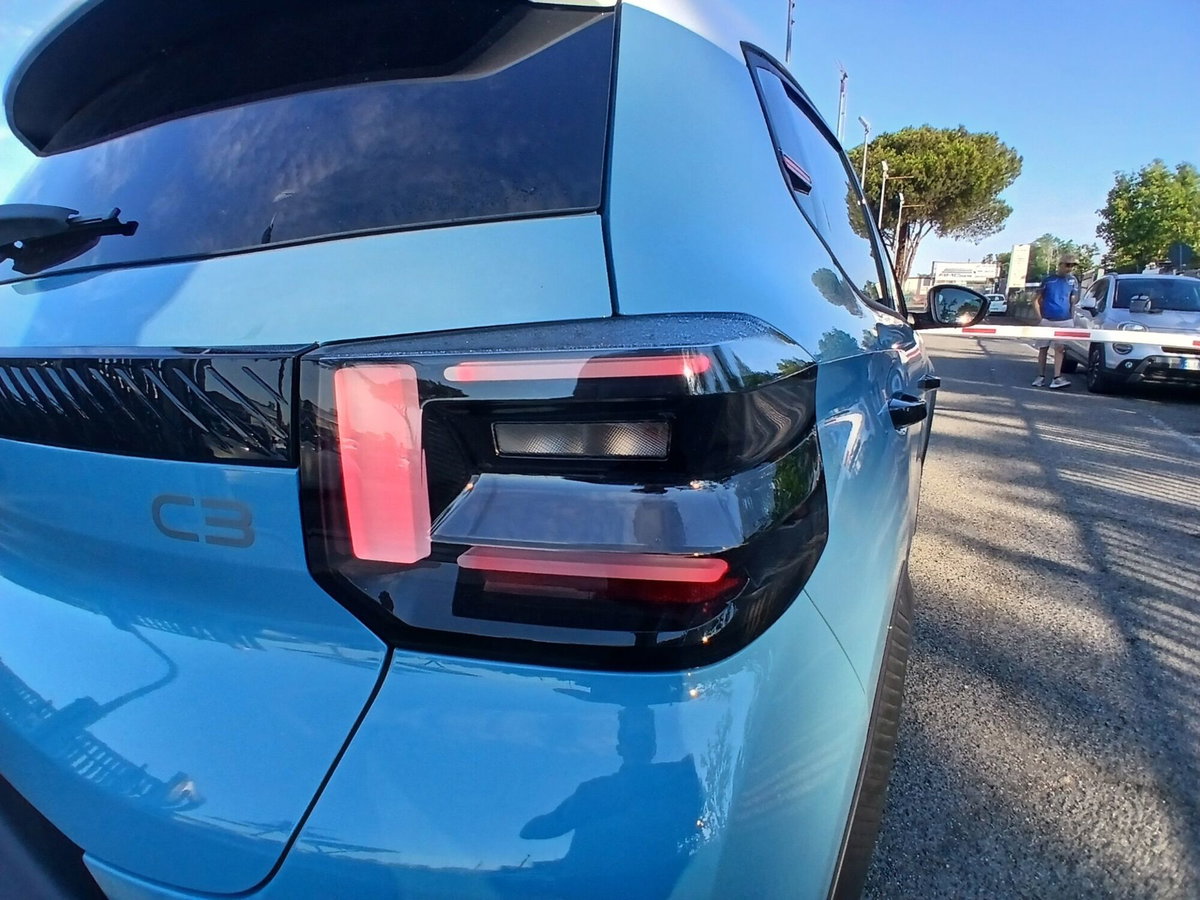 Citroen C3 1.2 puretech turbo Max 100cv s&s (14)