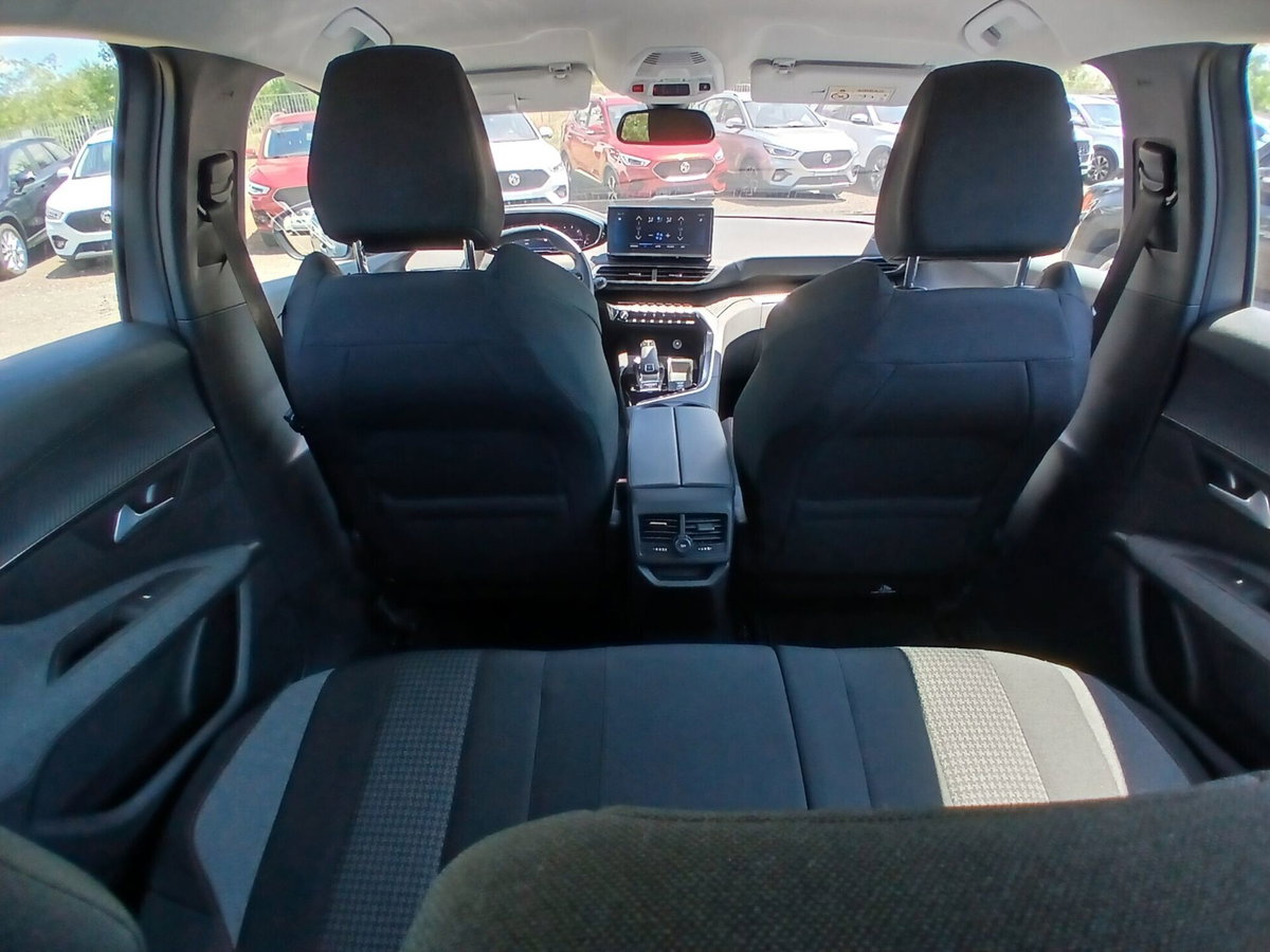 Peugeot 3008 BlueHDi 130 S&S EAT8 Active Pack (13)