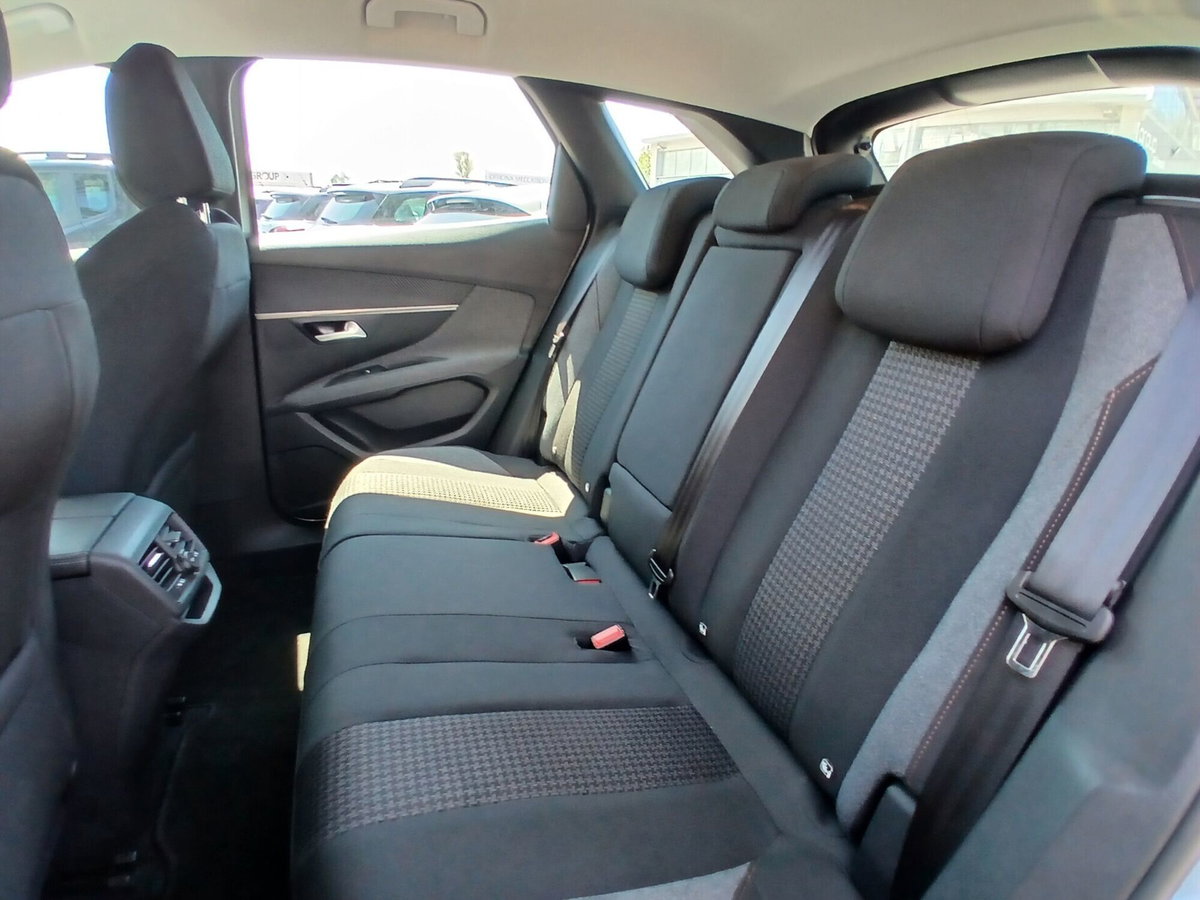 Peugeot 3008 BlueHDi 130 S&S EAT8 Active Pack (14)