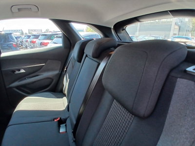 Peugeot 3008 BlueHDi 130 S&S EAT8 Active Pack (15)