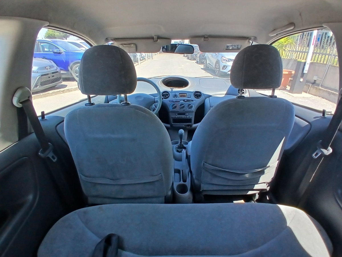 Toyota Yaris 16V cat 3 porte Sol (10)