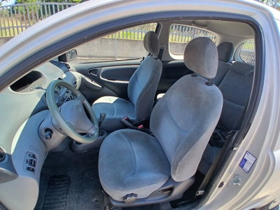 Toyota Yaris 16V cat 3 porte Sol (11)