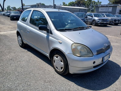 Toyota Yaris 16V cat 3 porte Sol (3)