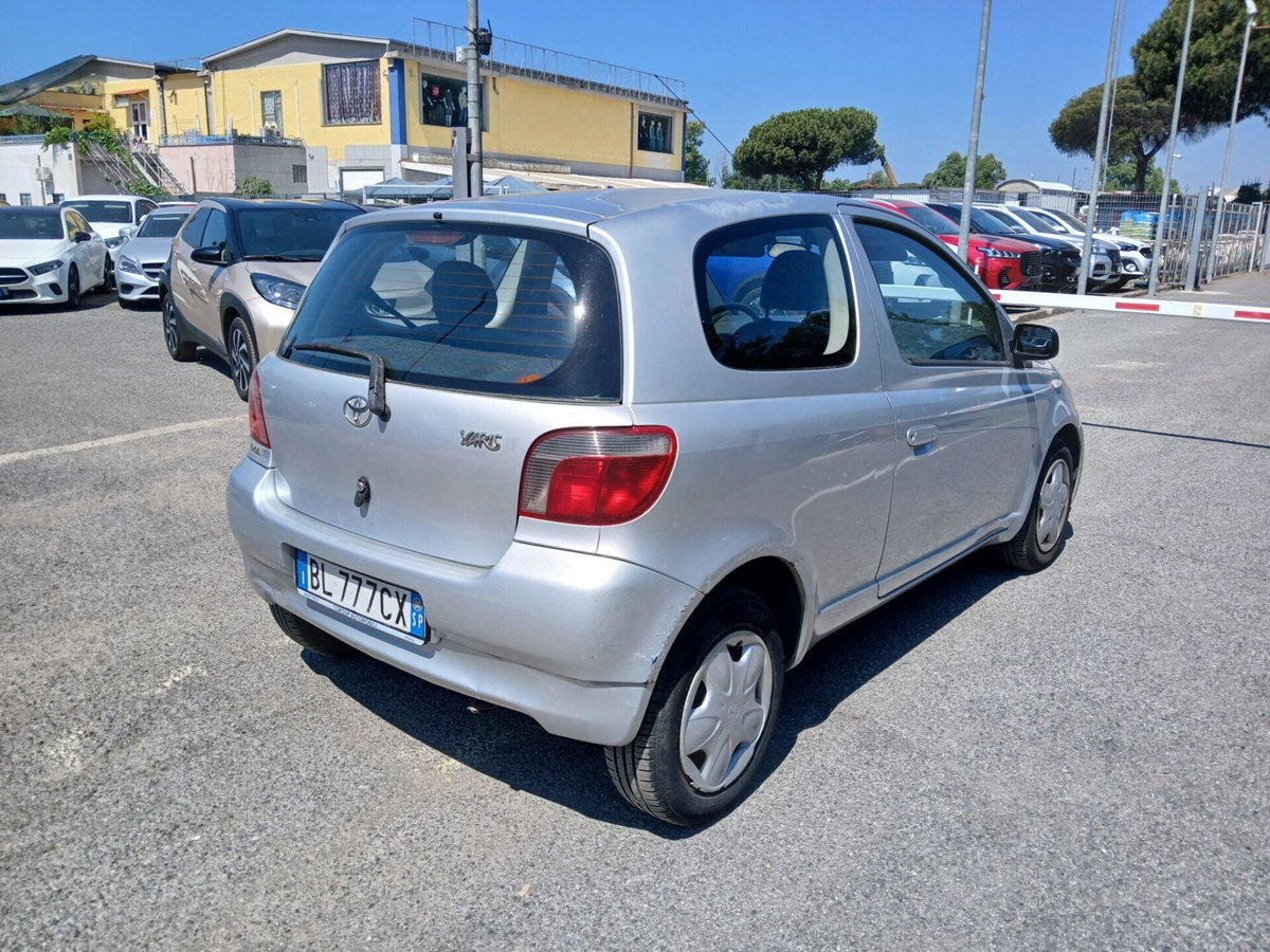Toyota Yaris 16V cat 3 porte Sol (5)