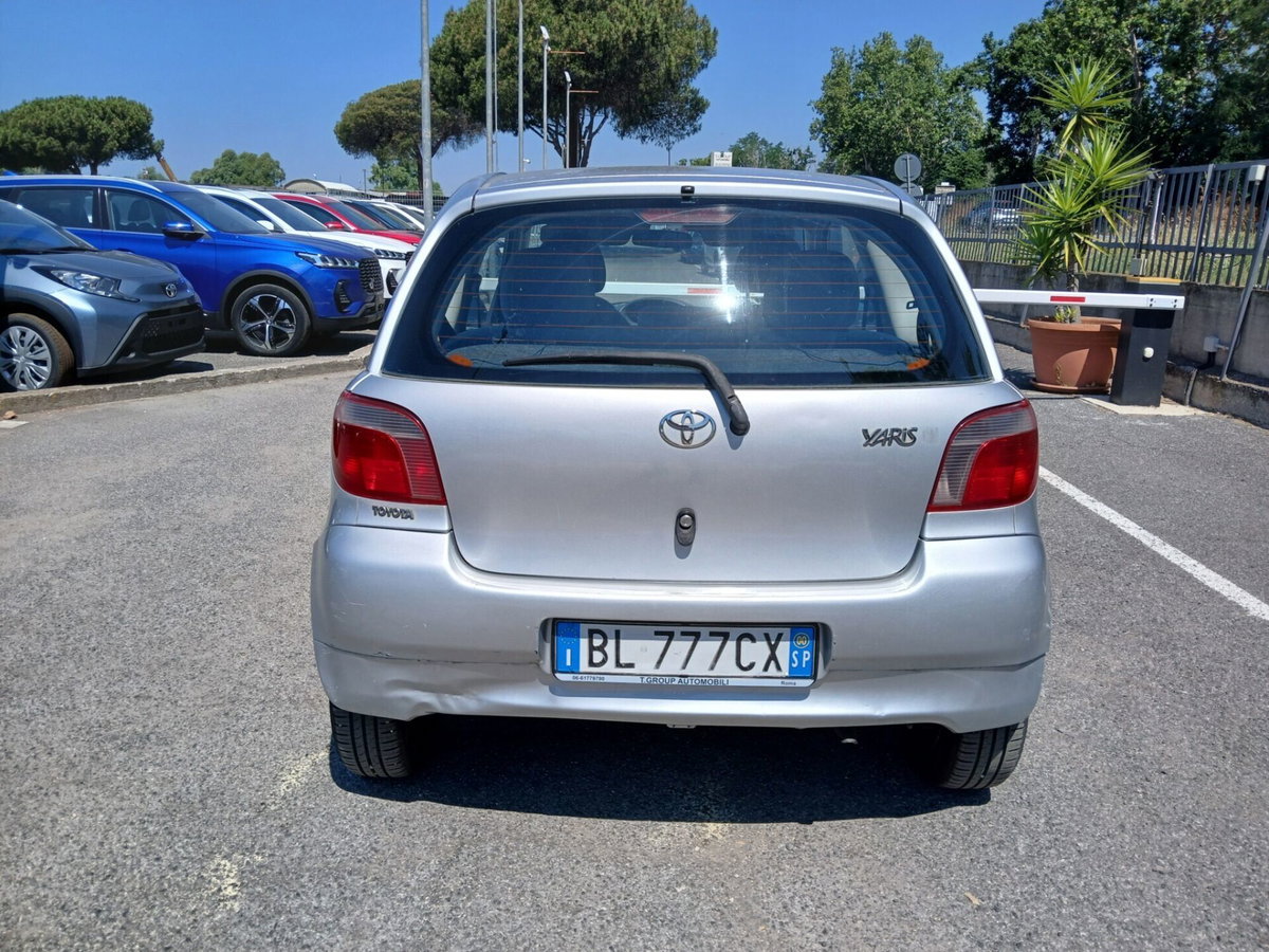Toyota Yaris 16V cat 3 porte Sol (6)