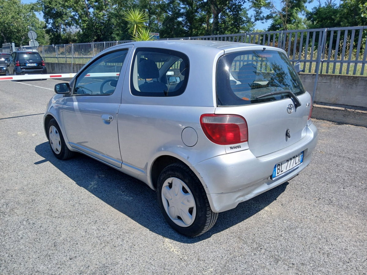 Toyota Yaris 16V cat 3 porte Sol (7)