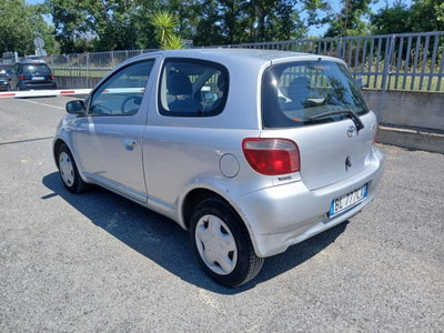 Toyota Yaris 16V cat 3 porte Sol (7)
