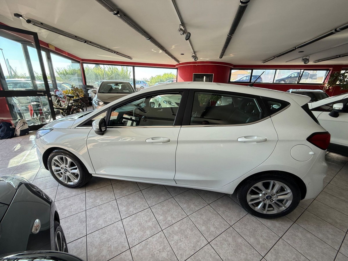 Ford Fiesta 1.1 75 CV 5 porte Titanium (2)