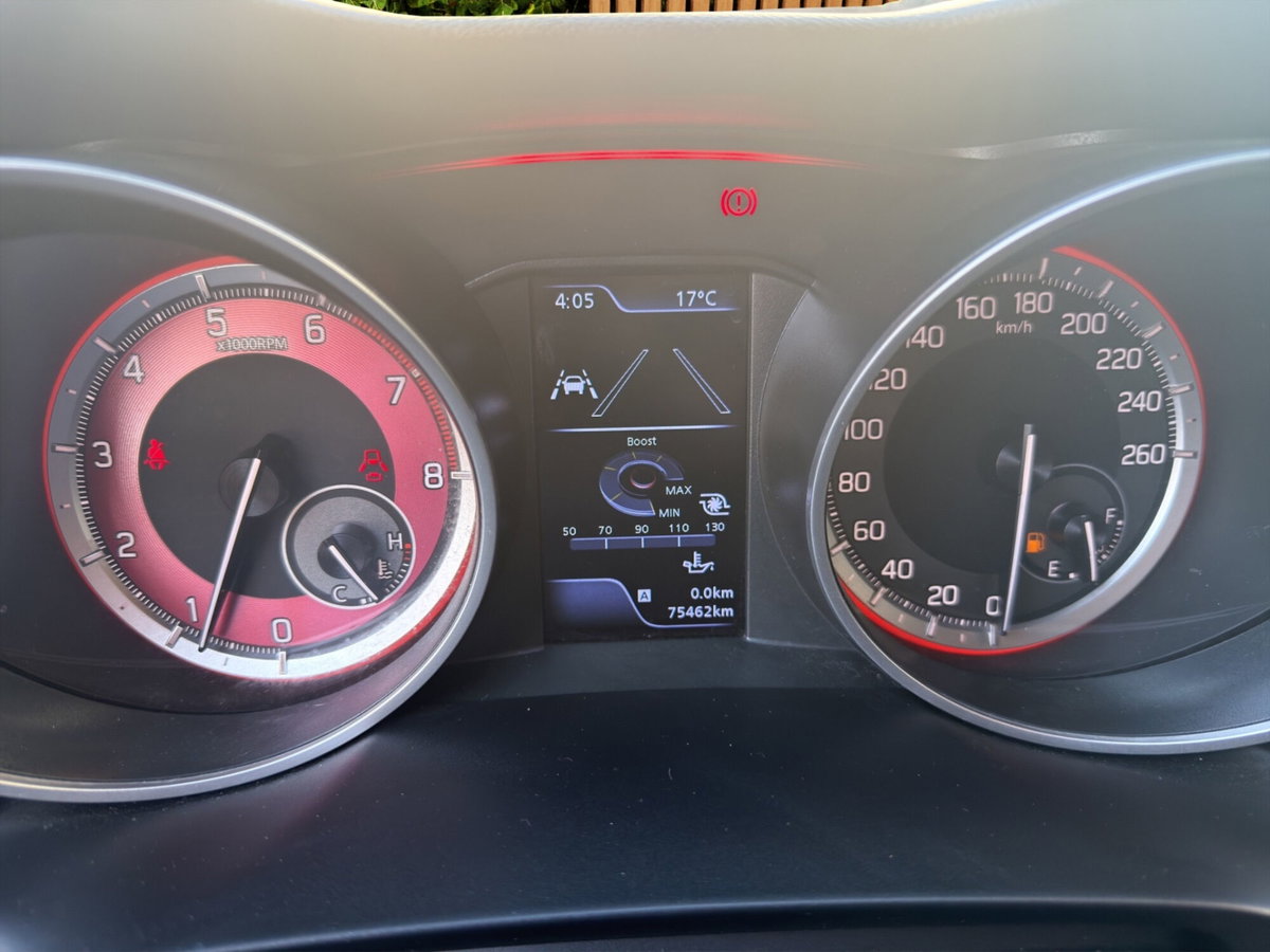 Suzuki Swift 1.4h Sport 2wd (14)