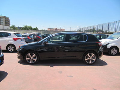 Peugeot 308 BlueHDi 120 S&S Allure (2)