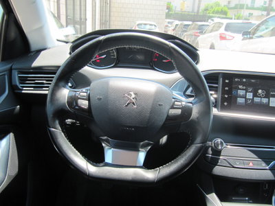 Peugeot 308 BlueHDi 120 S&S Allure (7)