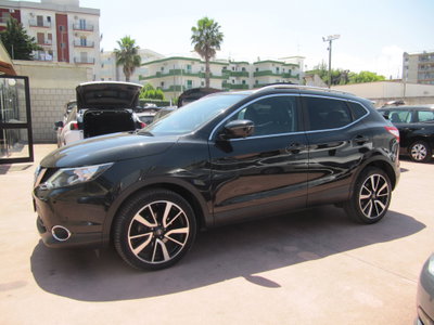 Nissan Qashqai 1.6 dCi 2WD Tekna (2)