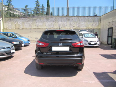 Nissan Qashqai 1.6 dCi 2WD Tekna (4)