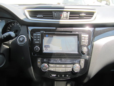 Nissan Qashqai 1.6 dCi 2WD Tekna (8)