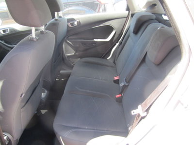 Ford Fiesta Plus 1.5 TDCi 75CV 5 porte (12)