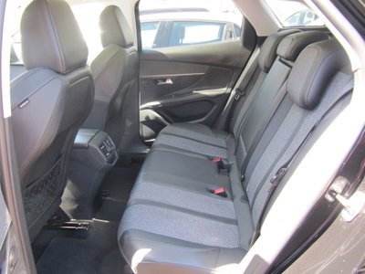 Peugeot 3008 BlueHDi 130 S&S Allure (11)
