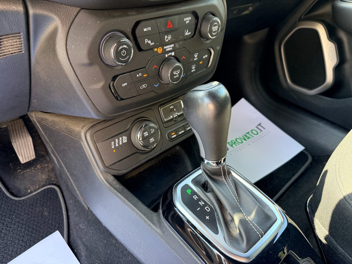 Jeep Renegade 1.3 T4 190CV PHEV 4xe AT6 Limited (14)