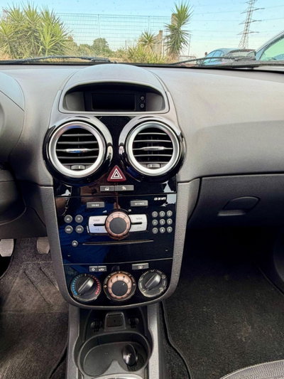 Opel Corsa 1.0 12V 5 porte Edition (12)