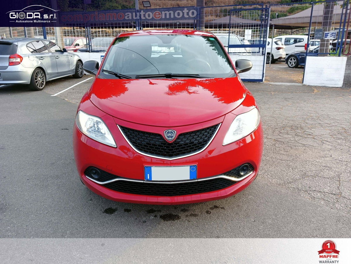 Lancia Ypsilon 1.2 69 CV 5 porte Silver (2)