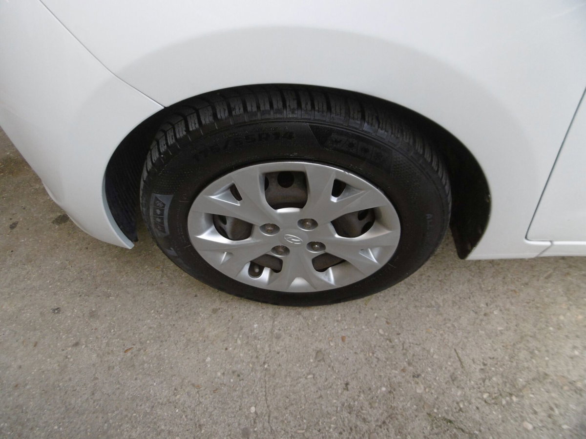 Hyundai i10 1.0 GPL Econext Tech (17)