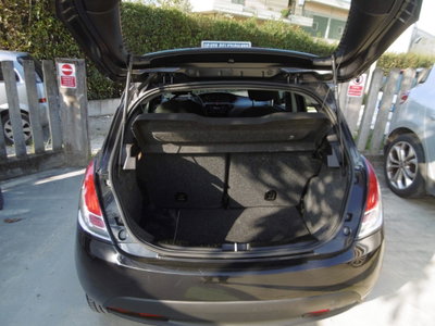 Lancia Ypsilon 1.0 FireFly 5 porte S&S Hybrid Silver Plus (17)