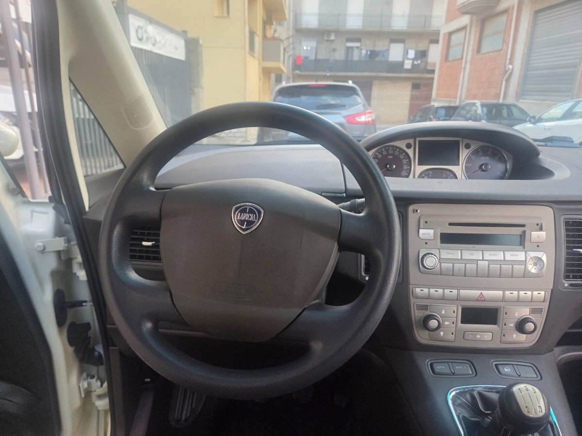 Lancia Musa 1.3 Multijet 16V 70 CV Argento (12)