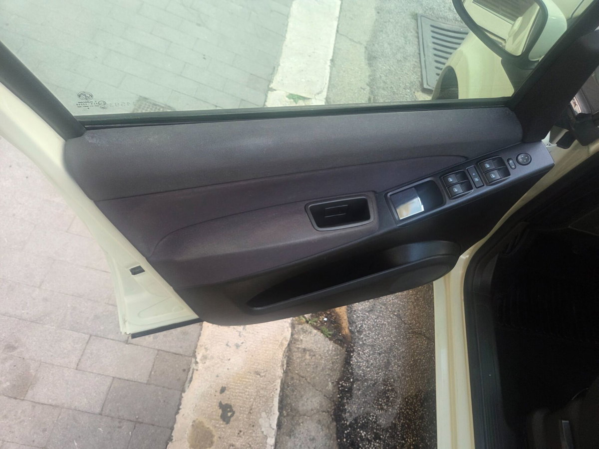 Lancia Musa 1.3 Multijet 16V 70 CV Argento (15)