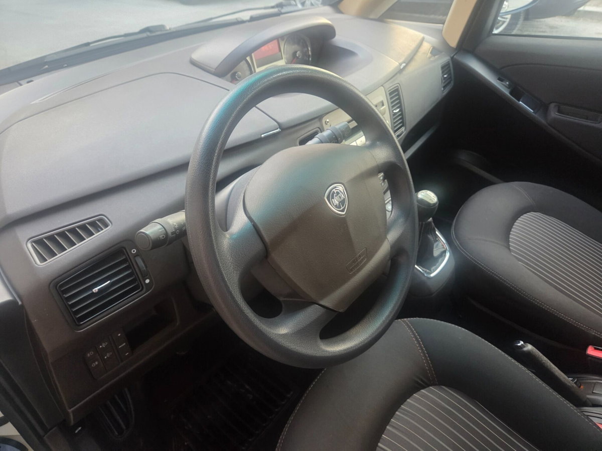 Lancia Musa 1.3 Multijet 16V 70 CV Argento (9)