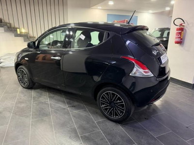 Lancia Ypsilon 1.0 FireFly 5 porte S&S Hybrid Gold Plus (8)