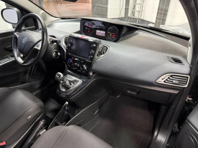 Lancia Ypsilon 1.0 FireFly 5 porte S&S Hybrid Gold Plus (9)
