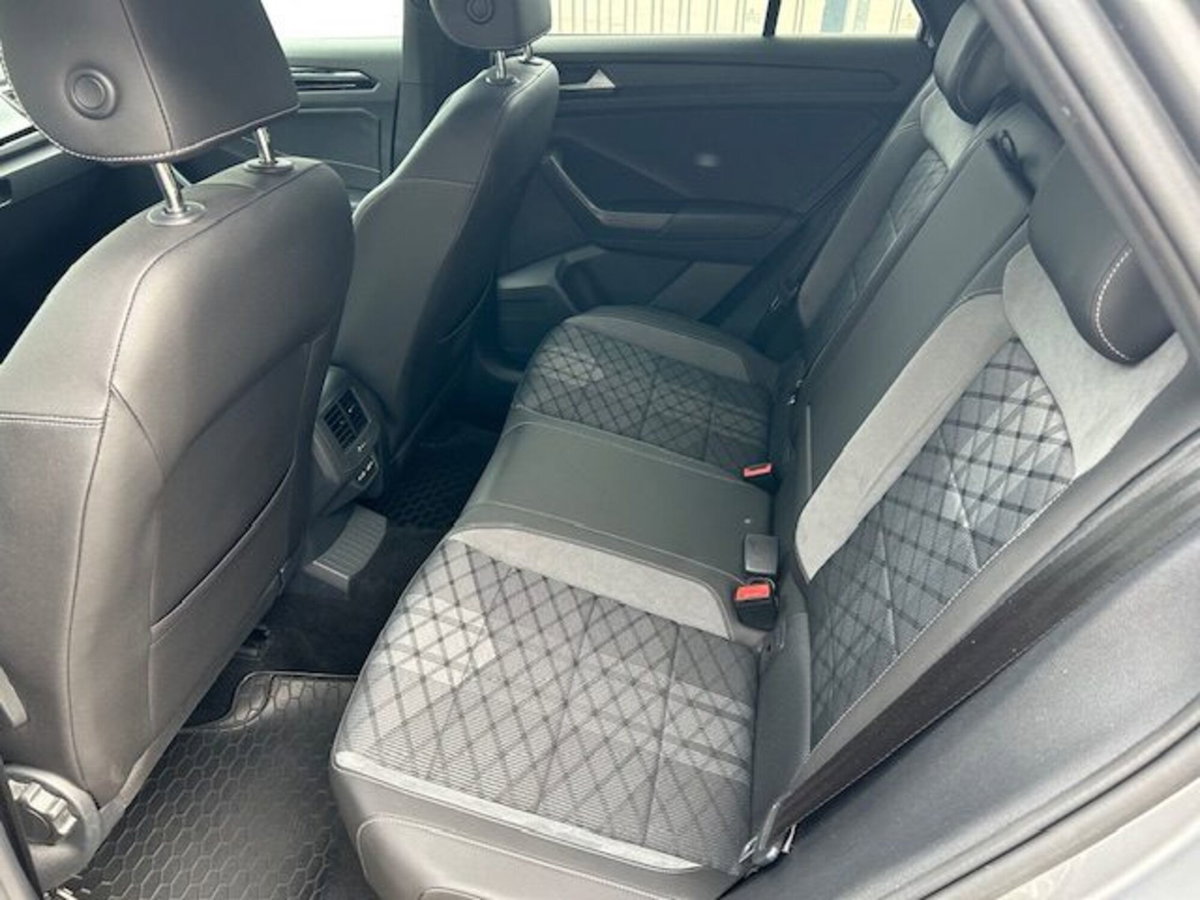 Volkswagen T-Roc 1.5 tsi R-Line dsg (8)