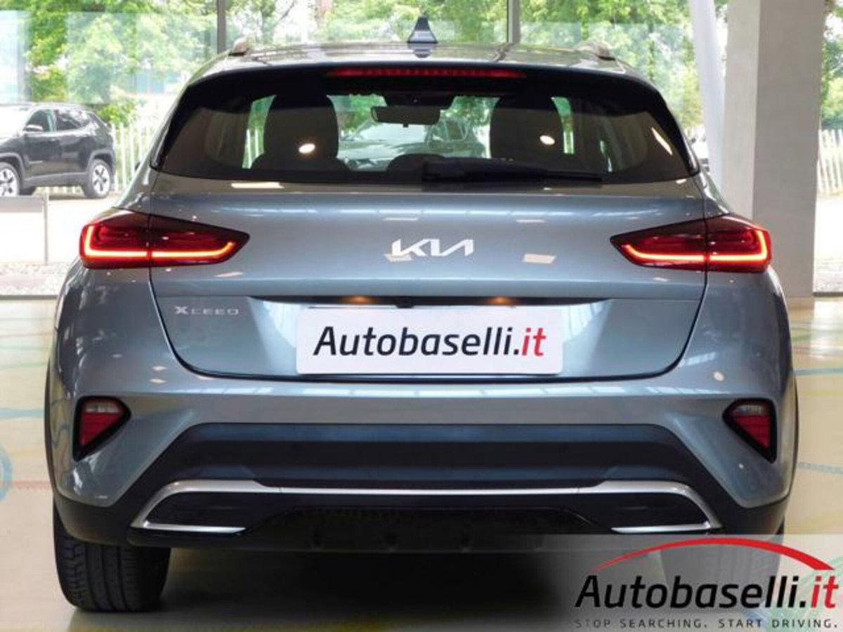 Kia XCeed 1.5 t-gdi mhev Business 140cv mt (9)